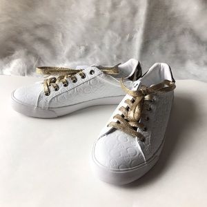 NEW! Guess- Woman’s White Lace-Up Sneakers